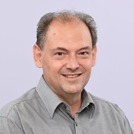 Ernst Gildner, Verwaltungsleiter